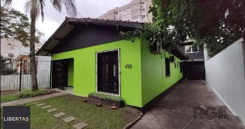 Casa comercial no Bairro Sãp João com 213m² e 04 vagas