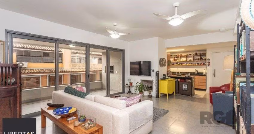 Apartamento no bairro Tristeza de 3 dormitórios e 2 vagas