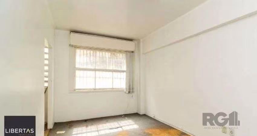 Apartamento de 1 dormitório, Centro Histórico desocupado