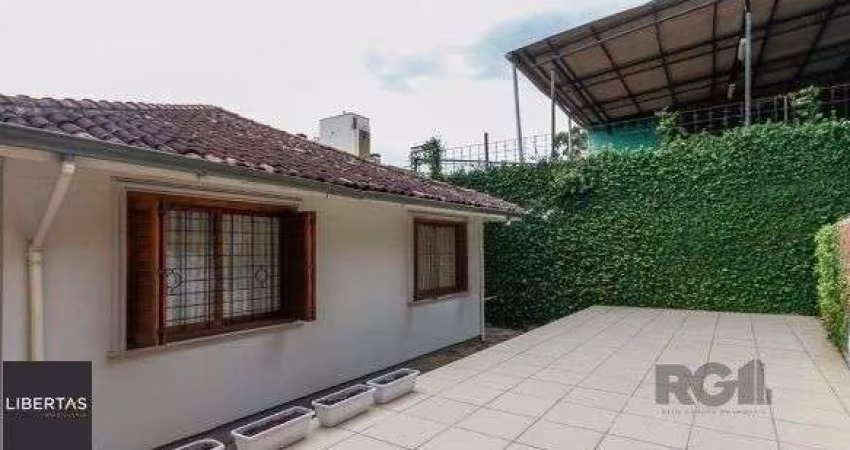 Casa sobrado no Jardim do Salso de 4 dormitórios e 3 vagas