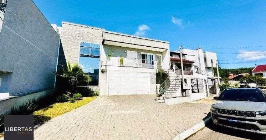 Casa sobrado de 3 dormitórios e 4 vagas