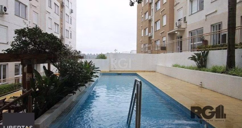 Apartamento no Urbano Menino Deus de 1 dormitório vaga e pátio