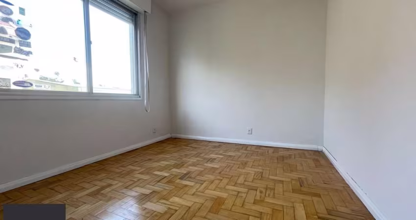 Amplo apartamento 3 dormitórios, bairro Petrópolis.