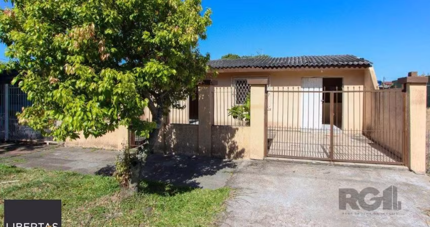 Casa de 2  dormitórios 1 vaga e um amplo pátio na Hípica Porto Alegre