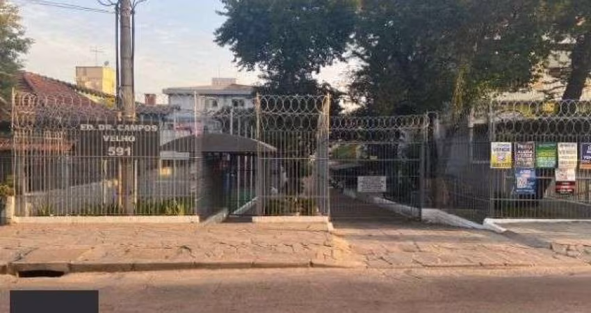Apartamento em Porto Alegre, no bairro Cristal, com 3 dormitório(s), e 3 banheir