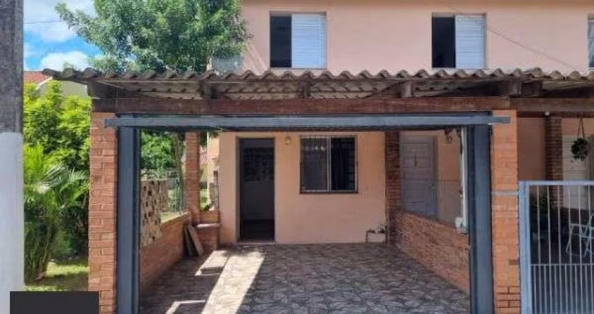 Sobrado em Porto Alegre, no bairro Vila Nova, com 2 dormitório(s), e 2 banheiros