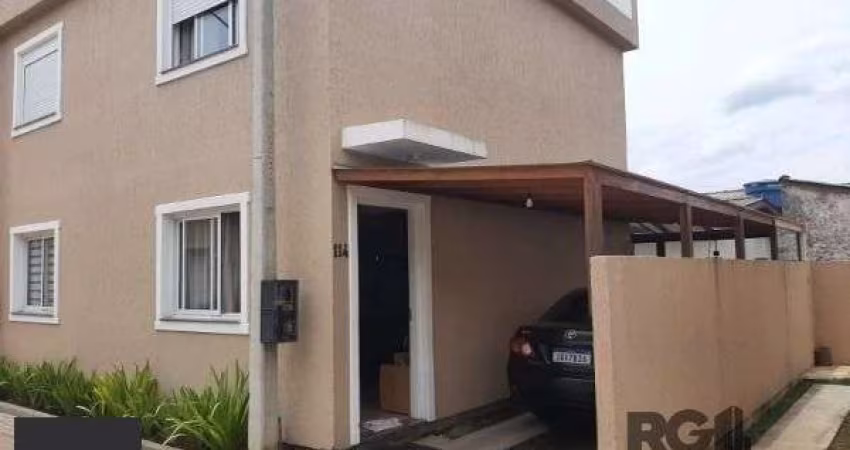 Casa em Porto Alegre, no bairro Ponta Grossa, com 2 dormitório(s), e 2 banheiros