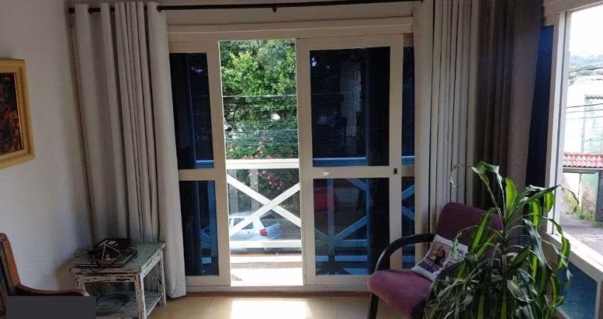 Casa com 3 dormitórios no bairro Ipanema
