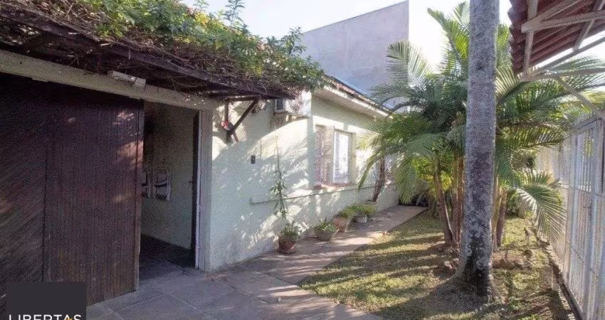 Casa de 3 dormitórios no bairro Santa Maria Goretti