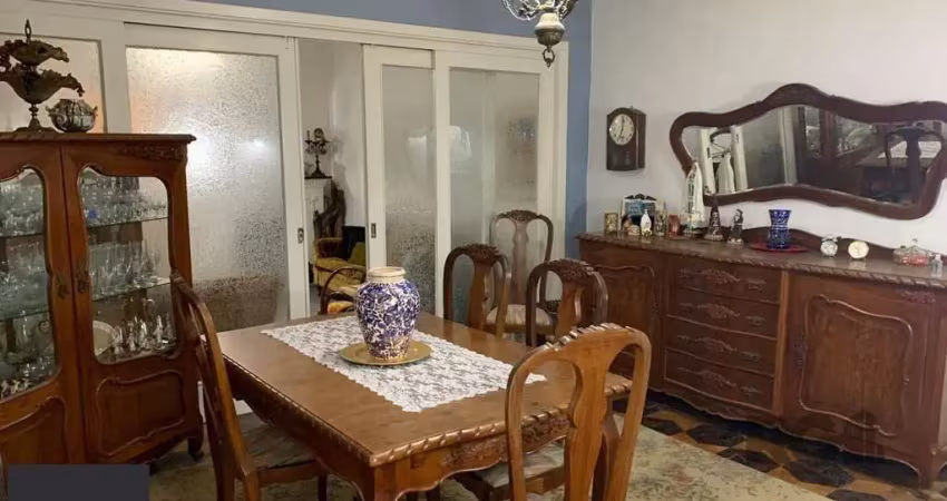 Ótimo apartamento 3 dormitórios, de frente com sacada, bairro cidade baixa- po