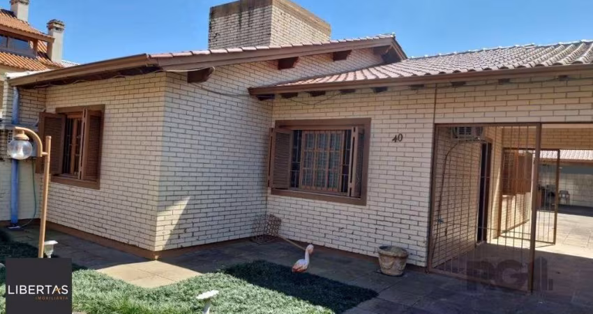 Casa 2 dormitórios à venda Guarujá Porto Alegre/RS
