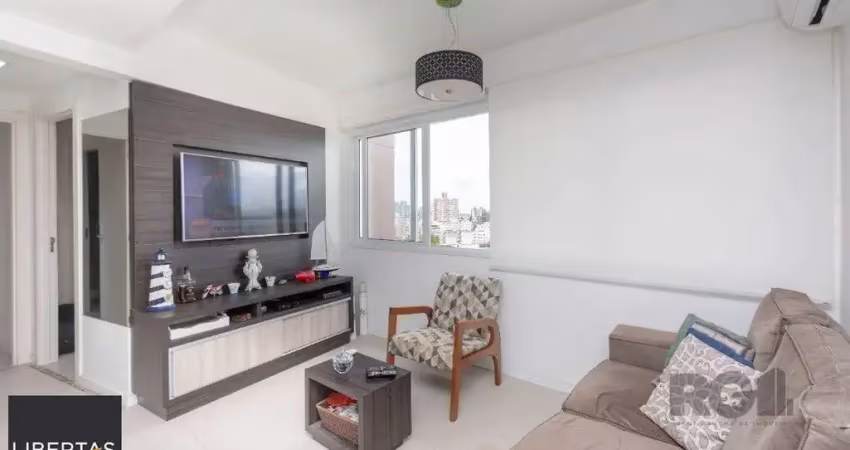 Apartamento andar alto que possui 2 dormitórios, sendo 1 súite, living para 2 am