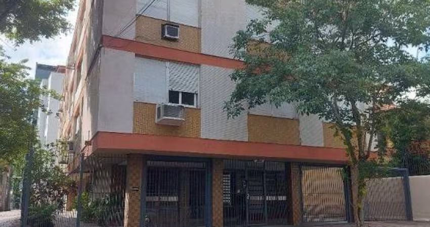 Amplo apto de 3 dormitórios, sendo 1 suíte,  a 1 quadra da Av. Goethe