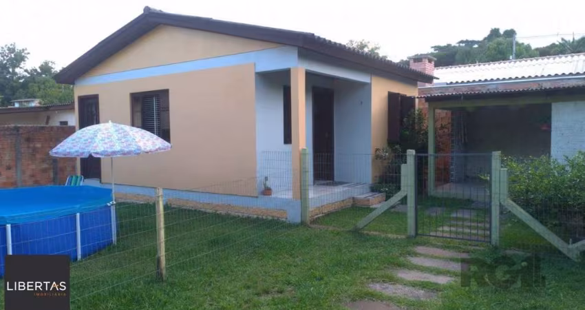 Casa de 2 dormitórios no bairro Belém Velho