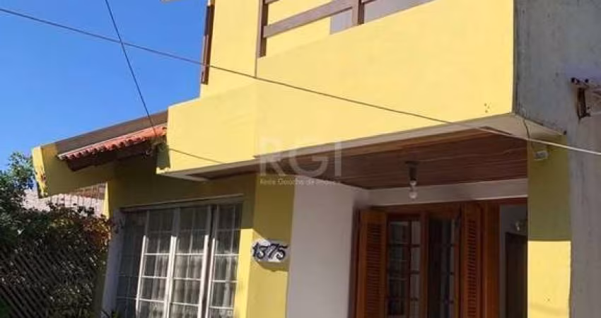Casa para Venda - 178.5m², 3 dormitórios, sendo 2 suites, 2 vagas - Tristeza