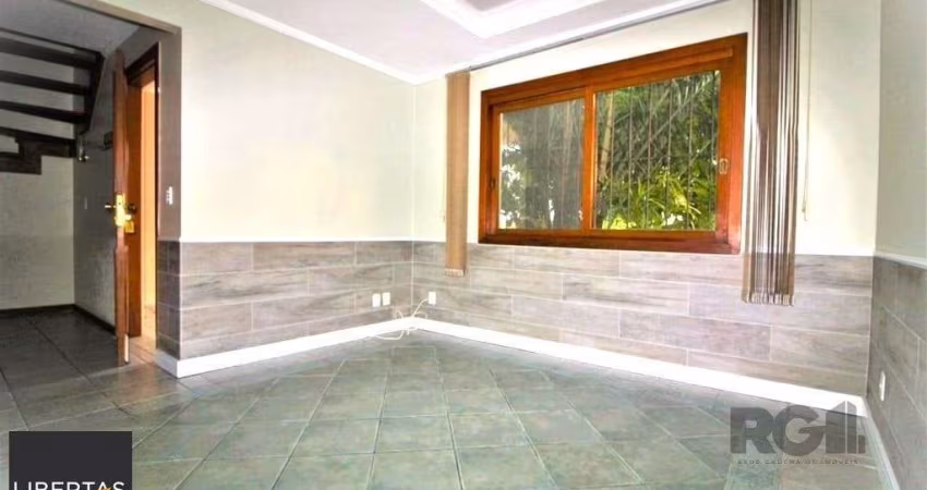 Casa em condomínio 111m² - 3 dormitórios sendo 1 suíte e 4 vagas no bairro Espir