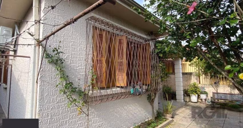 Casa 3 dormitórios à venda Vila São José Porto Alegre/RS