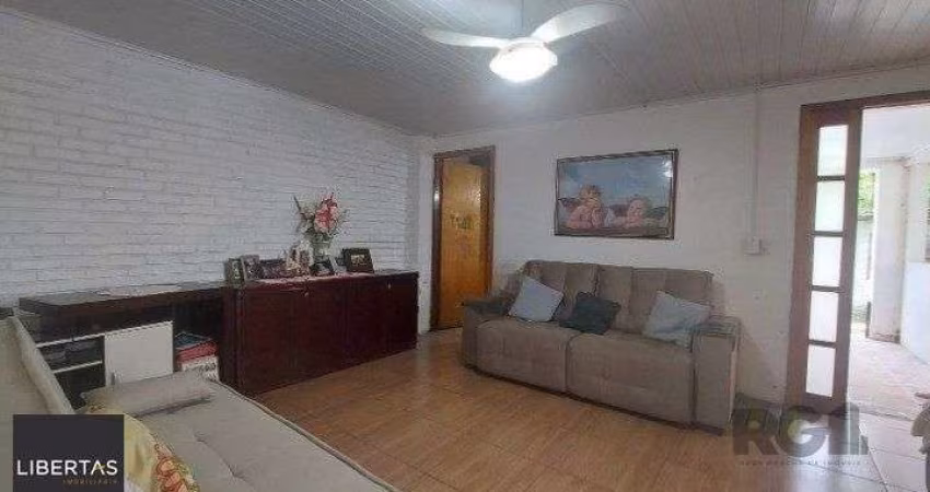 Casa 2 dormitórios à venda Camaquã Porto Alegre/RS