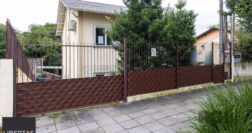 Casa para Venda - 132.55m², 3 dormitórios, sendo 1 suite, 5 vagas - Teresópolis