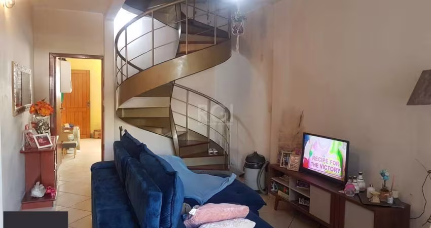 Casa para Venda - 300m², 4 dormitórios, sendo 1 suites, 2 vagas - Glória