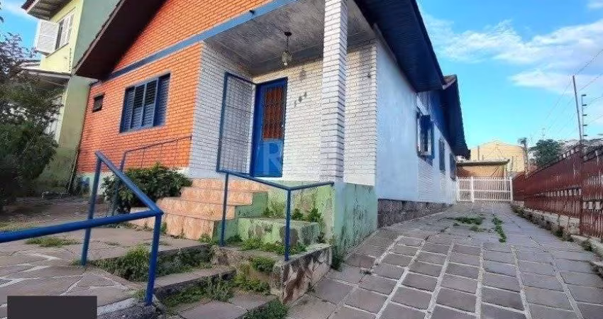 Casa para Venda - 184m², 4 dormitórios, sendo 1 suites, 5 vagas - Cavalhada