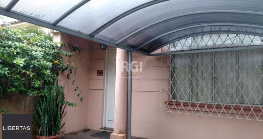 Casa para Venda - 140m², 3 dormitórios, 3 vagas - Santo Antonio