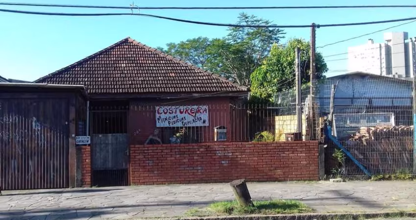 Casa para Venda - 75m², 3 dormitórios, 2 vagas - Partenon