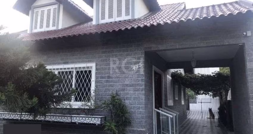 Casa para Venda - 242m², 3 dormitórios, sendo 1 suites, 3 vagas - Aberta dos Mor