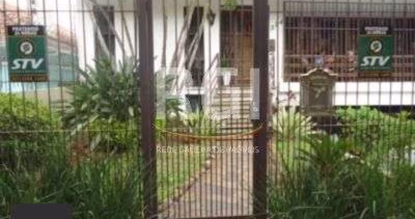 Casa para Venda - 330m², 4 dormitórios, 2 vagas - Glória