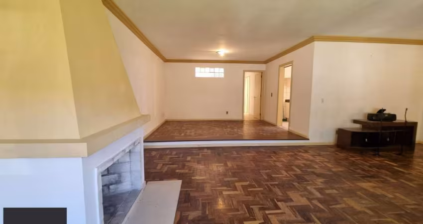 Casa Térrea 3 dormitórios prox a Orla de Ipanema