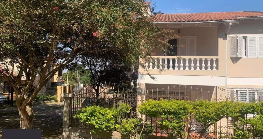 Casa para Venda - 220m², 3 dormitórios, sendo 2 suites, Ipanema