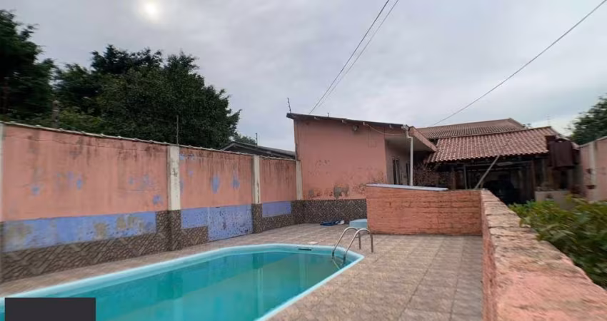 Casa para Venda - 318m², 3 dormitórios, Piscina, Bairro Guarujá