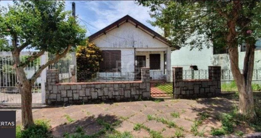 Casa para Venda - 300m², 2 dormitórios, sendo 1 suites, 3 vagas - Jardim São Ped