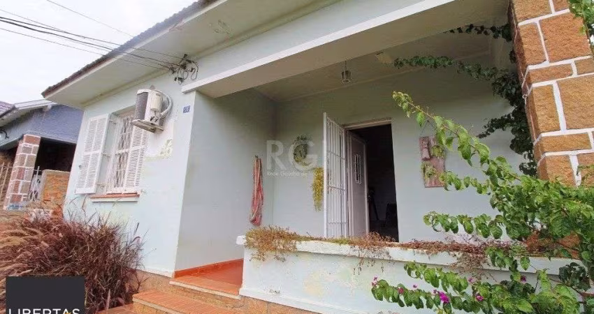 Casa para Venda - 264m², 3 dormitórios, 2 vagas - Santa Tereza