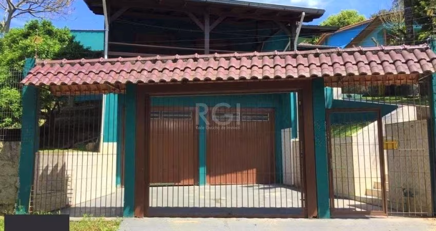 Casa para Venda - 200m², 3 dormitórios, sendo 1 suites, 2 vagas - Hípica