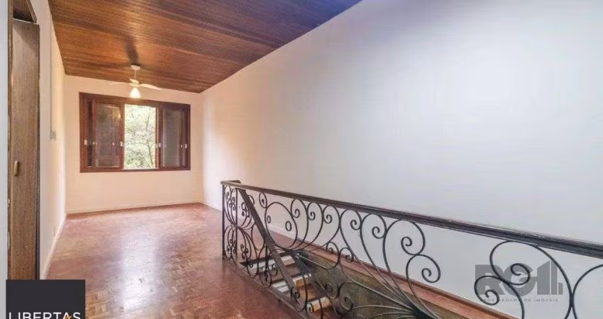 Casa para Venda - 160m², 3 dormitórios, sendo 1 suite, 2 vagas - Teresópolis