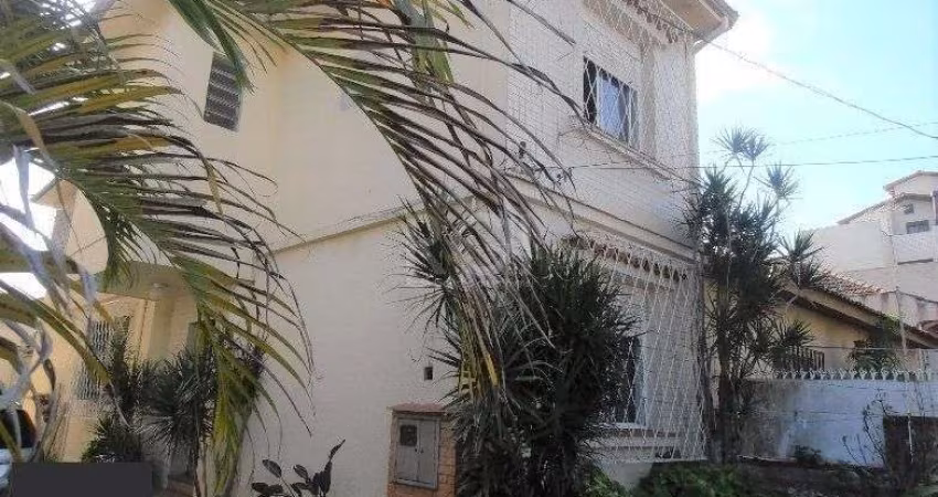 Casa para Venda - 159m², 3 dormitórios, 3 vagas - Menino Deus