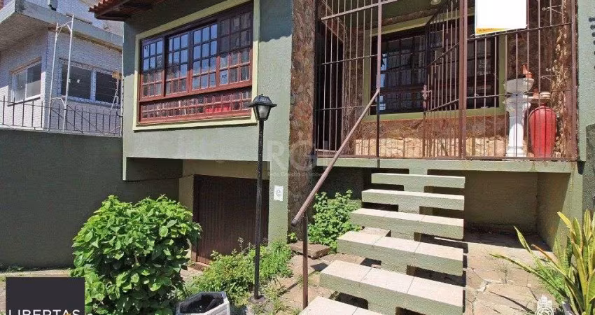 Casa para Venda - 202m², 4 dormitórios, sendo 1 suites, 3 vagas - Petrópolis