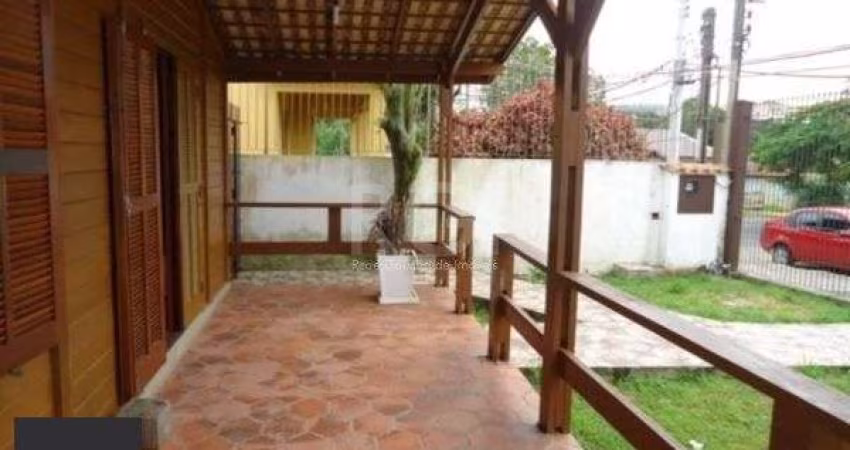 Casa para Venda - 110m², 3 dormitórios, sendo 1 suites, 3 vagas - Nonoai
