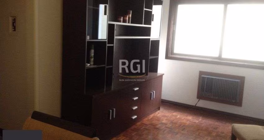 Apartamento para Venda - 67.4m², 2 dormitórios, 1 vaga - Petrópolis