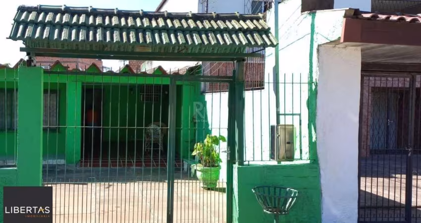 Casa para Venda - 336m², 5 dormitórios, sendo 1 suites, 2 vagas - Belém Novo, Po