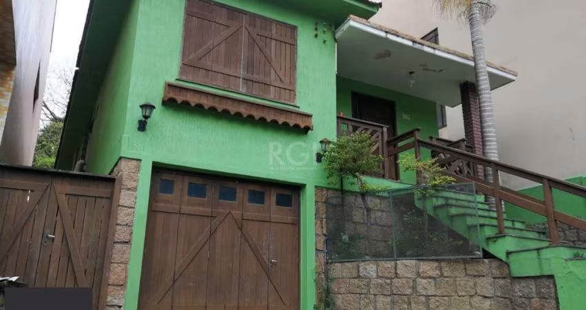 Casa para Venda - 170m², 3 dormitórios, 3 vagas - Nonoai, Porto Alegre