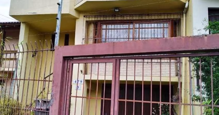 CASA COM 220m², 3 DORMITORIOS, SUITE, 4 VAGAS DE GARAGEM COBERTAS, BAIRRO IPANEM