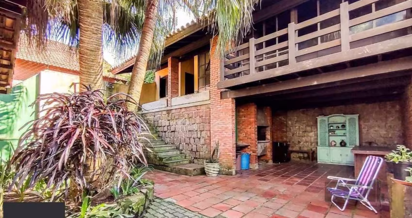Casa para Venda - 195m², 3 dormitórios, sendo 1 suites, 4 vagas - Cavalhada