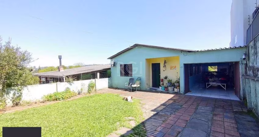 Casa para Venda - 100m², 3 dormitórios, 2 vagas - Lomba do Pinheiro