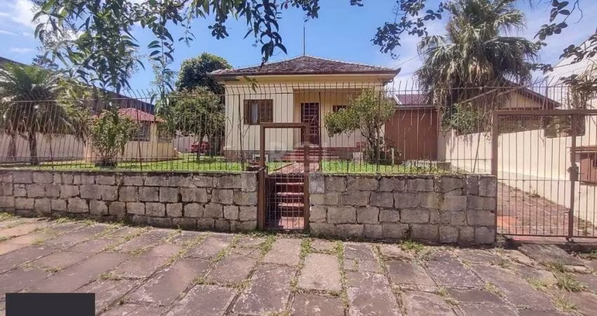 Casa para Venda - 265.1m², 3 dormitórios, 4 vagas - Guarujá