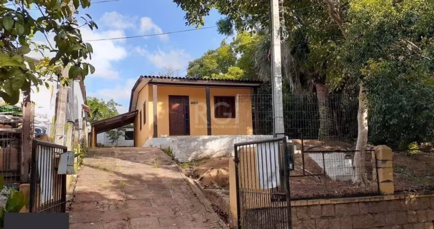 Casa para Venda - 80m², 2 dormitórios, 3 vagas - Belém Novo