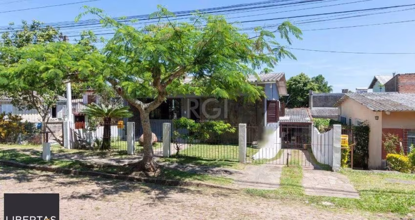 Casa para Venda - 110m², 2 dormitórios, sendo 1 suíte, 3 vagas - Espirito Santo