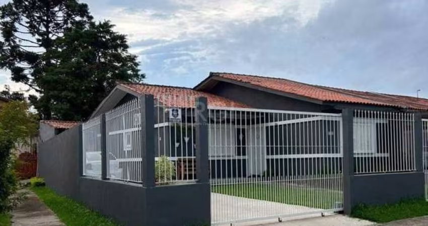Casa no bairro Hípica - 4 dormitórios