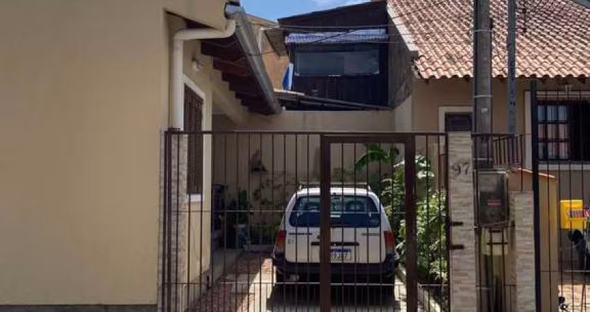 Casa no bairro Hípica - 2 dormitórios